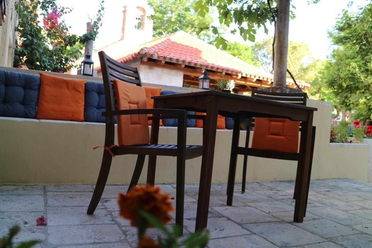 Studio Apartments & Rooms Lela, Sipan Island Šipanska Luka Dış mekan fotoğraf