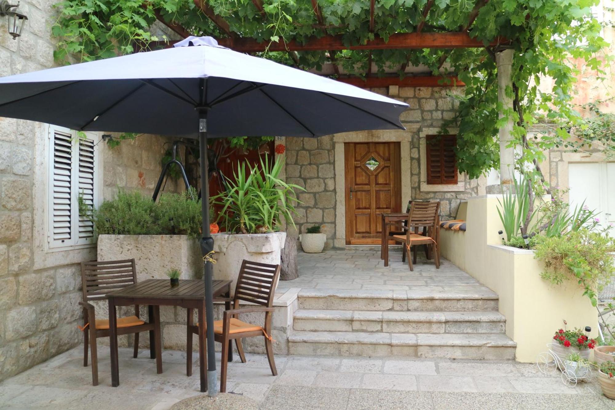 Studio Apartments & Rooms Lela, Sipan Island Šipanska Luka Dış mekan fotoğraf