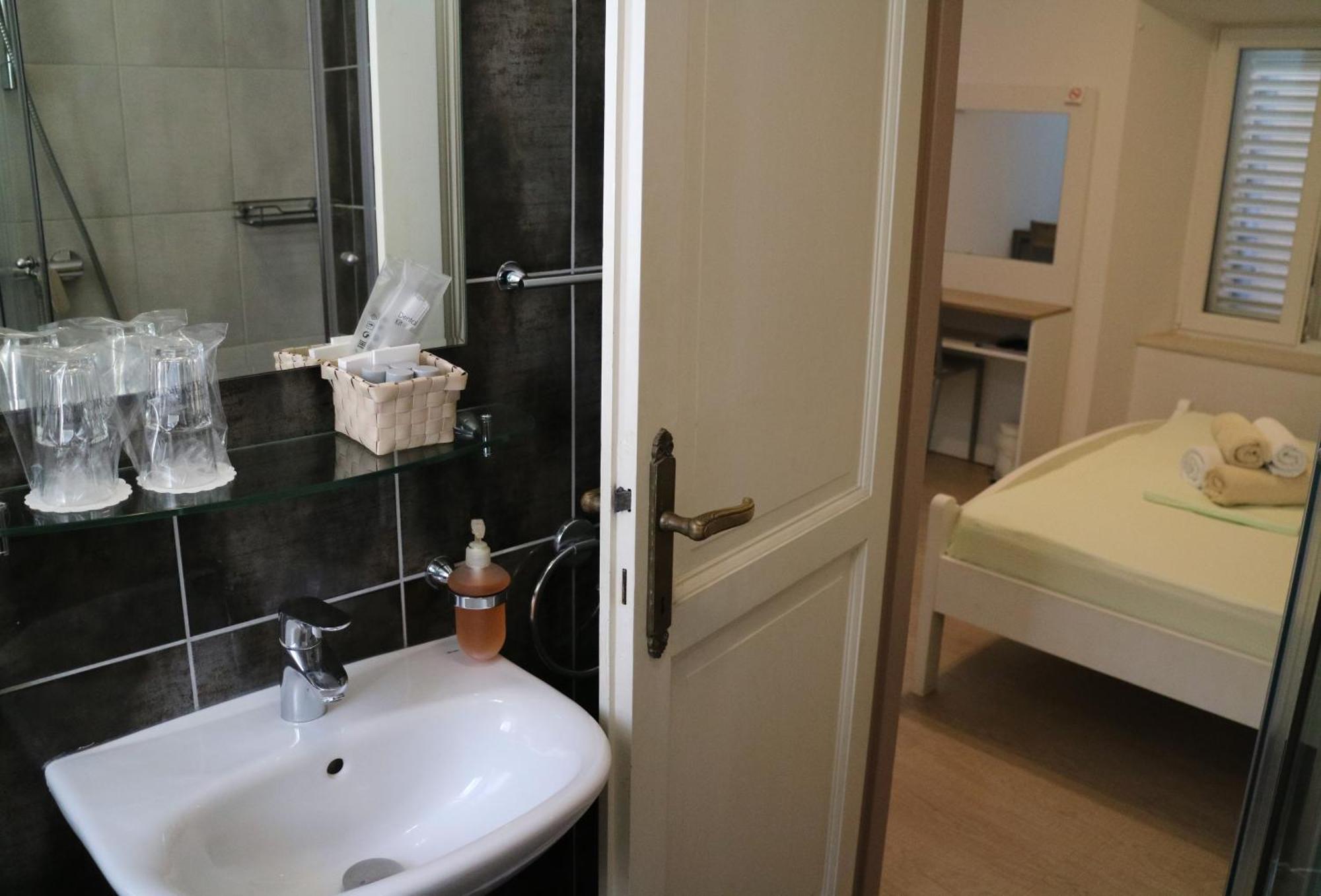 Studio Apartments & Rooms Lela, Sipan Island Šipanska Luka Oda fotoğraf